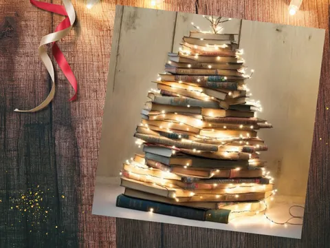 Book Lovers Christmas Card – Glowing Tree - View 5